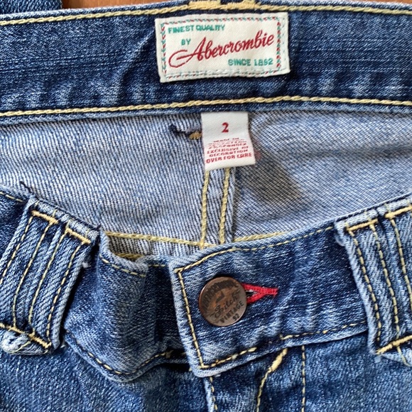 Hollister Jeans Womens sz 4 - Picture 2 of 8